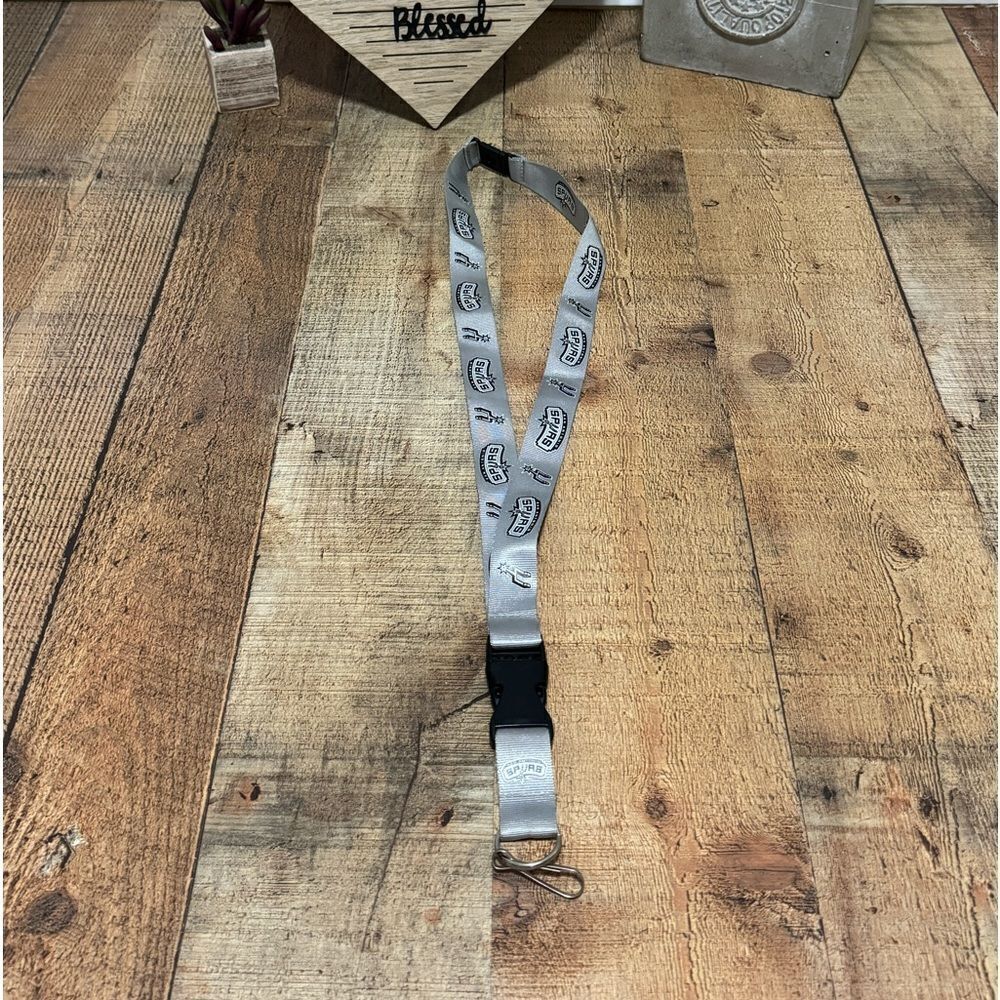 San Antonio Spurs NBA Lanyard
Pre owned good condition